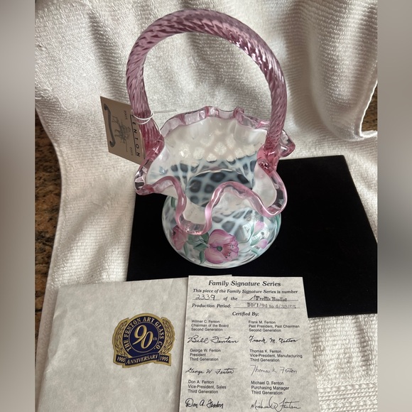 Fenton Art Glass 1995 Lynn Fenton Signature Series Hand Painted Trellis Basket - Picture 8 of 13
